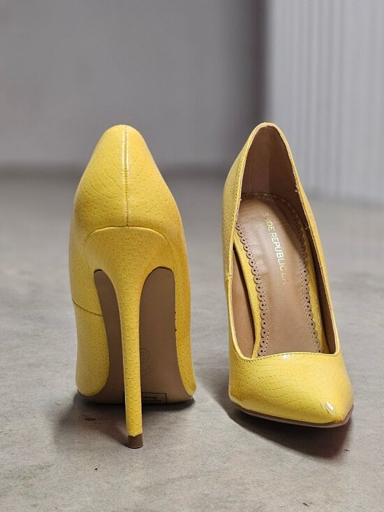Shoes - Yellow High Heel Pumps With Faux Snakeskin Texture & Pointed Toe Design